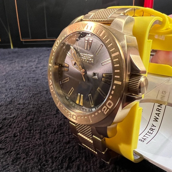 Invicta Speedway Men’s Watch-46mm MOD-48934 Gold & Black Dial (NWT) - Picture 4 of 11